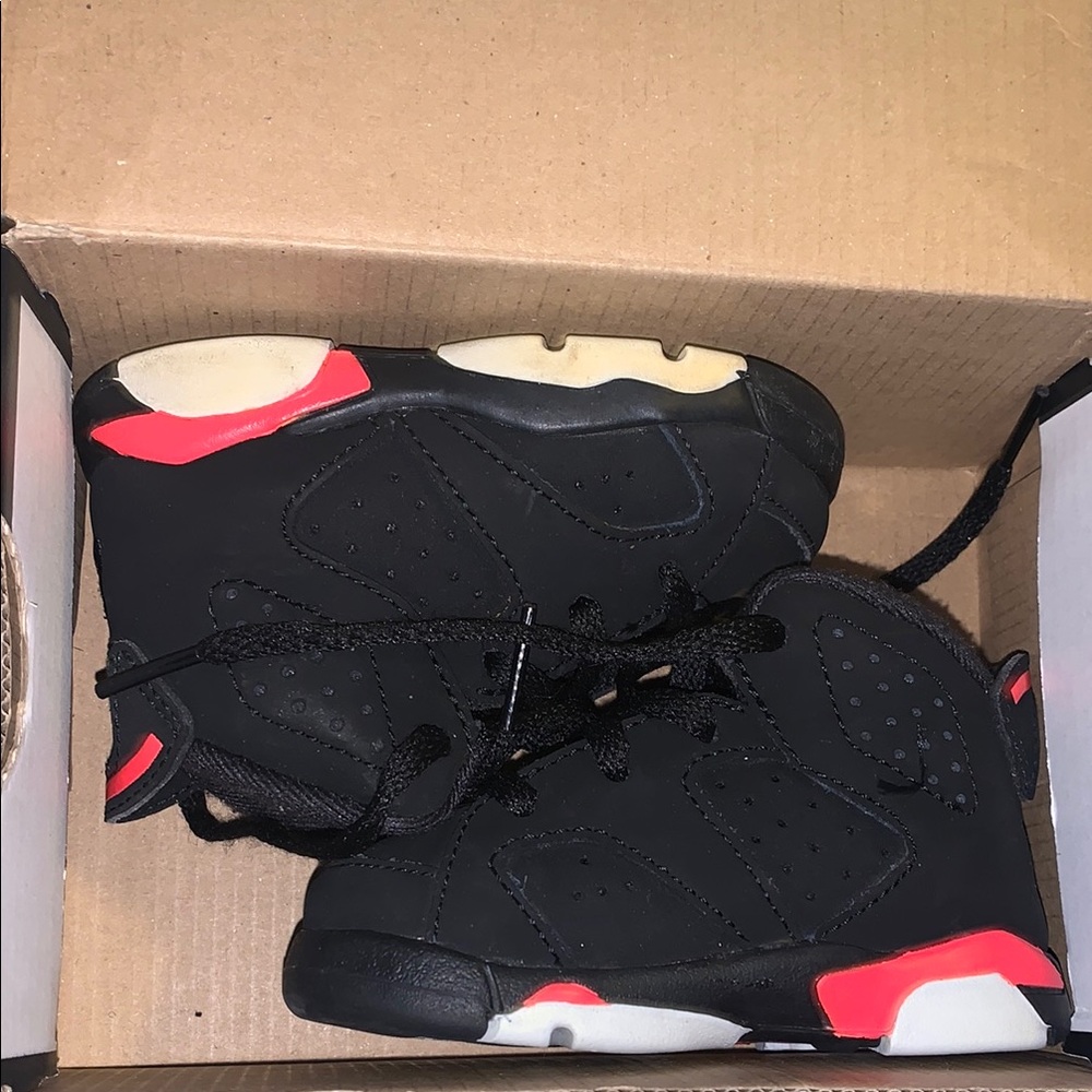 Air Jordan 6 Retro Kids Black and Red Sneakers